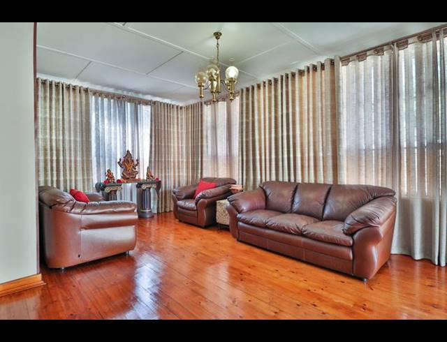 4 BEDROOM HOUSE FOR SALE IN KENSINGTON